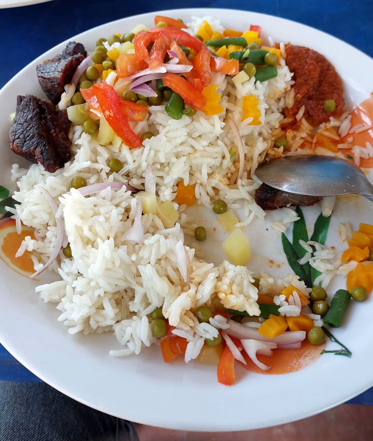 Riz au Legumes Avec Viande de Boeuf 3000f